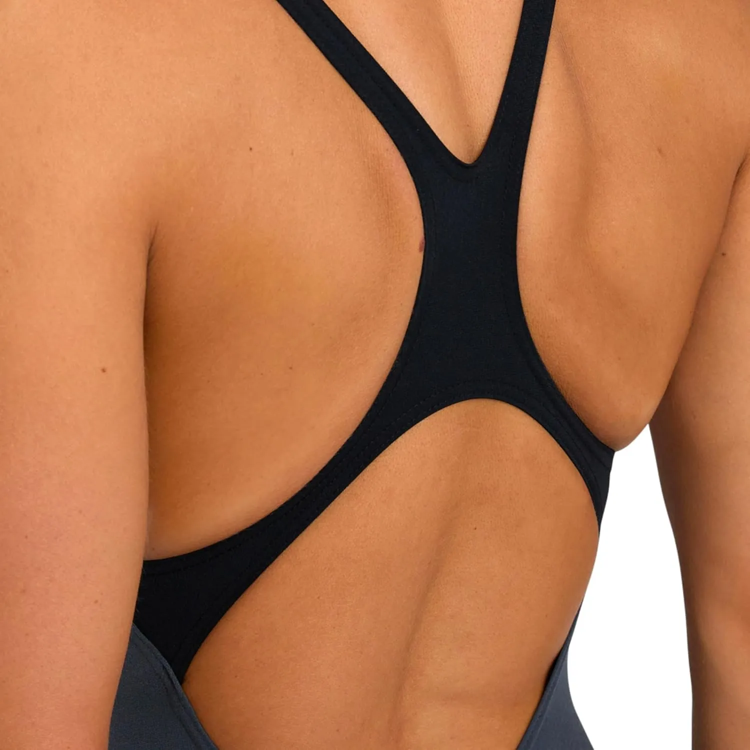 ARENA Women's Team Solid Athletic One Piece Swimsuit - Quick Drying, Chlorine Resistant, Sporty Ladies Swimsuit