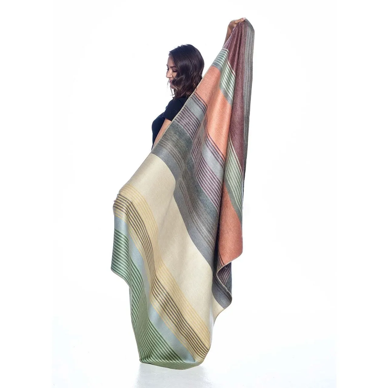 Shupaca Alpaca Throw Blanket in Spectrum